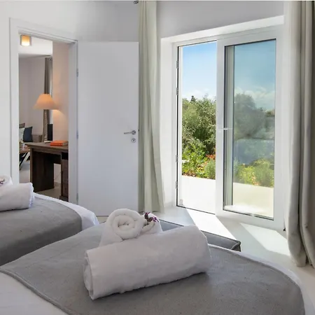 Island Breeze Villa